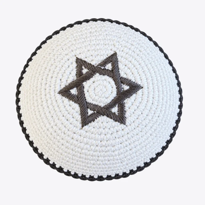 כיפה סרוגה עבודת יד — לבן (2)